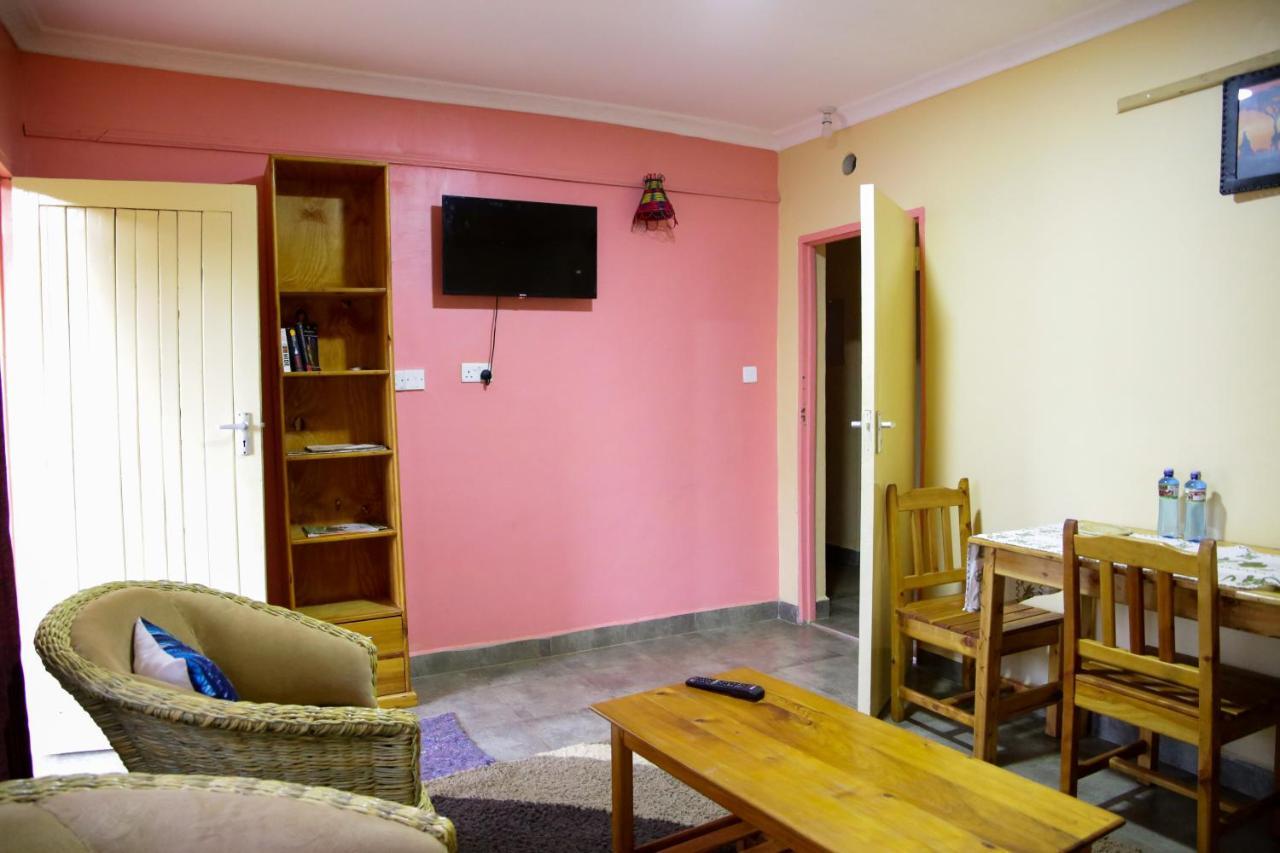 Africana Yard Китале Экстерьер фото