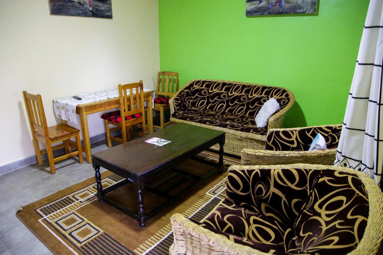 Africana Yard Китале Экстерьер фото